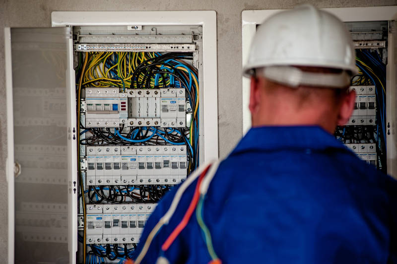 How Much Does It Cost to Hire a Commercial Electrician?